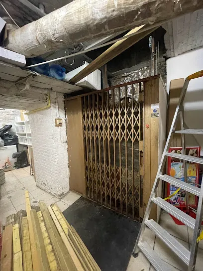 Photo de Dépannage Paris Monte Charge restauration ,monte fut bar, monte plat IDF et Eure tel 0783222830