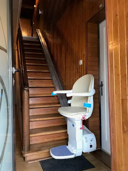 Photo de PMR SARL - Monte escalier et Plateforme élévatrice