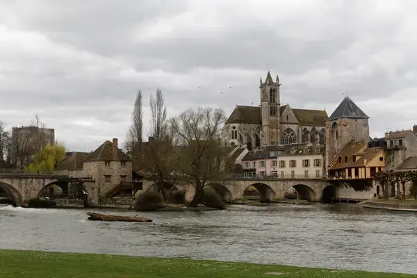 Monte Escalier Entreprise Entreprise monte escalier Moret-Loing-et-Orvanne
